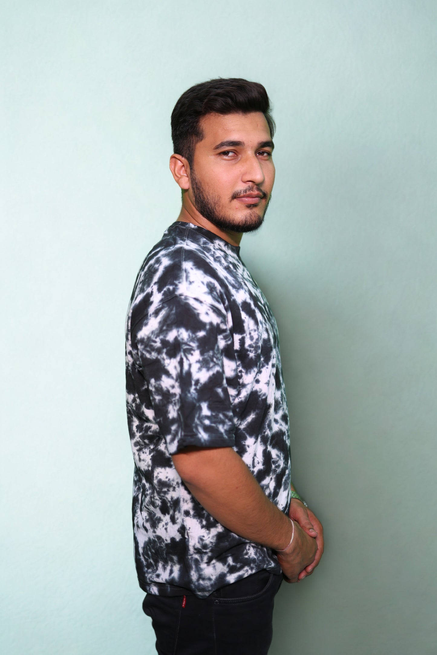 TIE DYE BLACK AND WHITE TEE